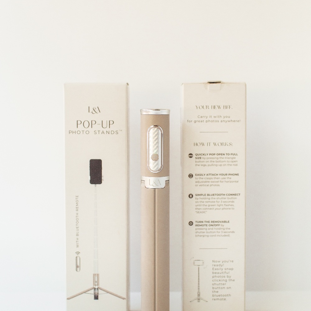 L&A Pop Up Photo Stand